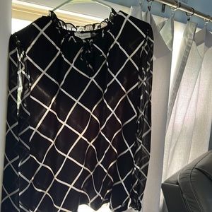 Black/white blouse